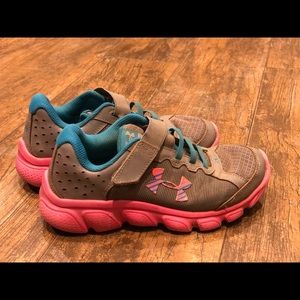 Girls Under Armour tennis shoes sneakers size 2